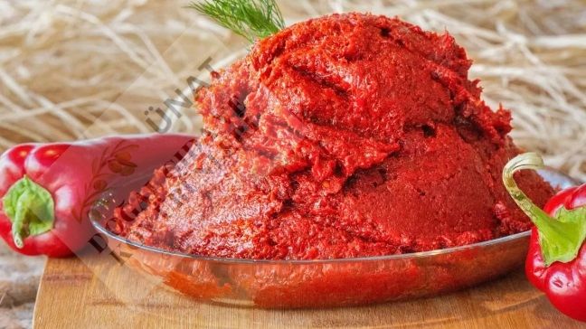 Tiyenli Doğal Ve Geleneksel Biber Salçası 1KG